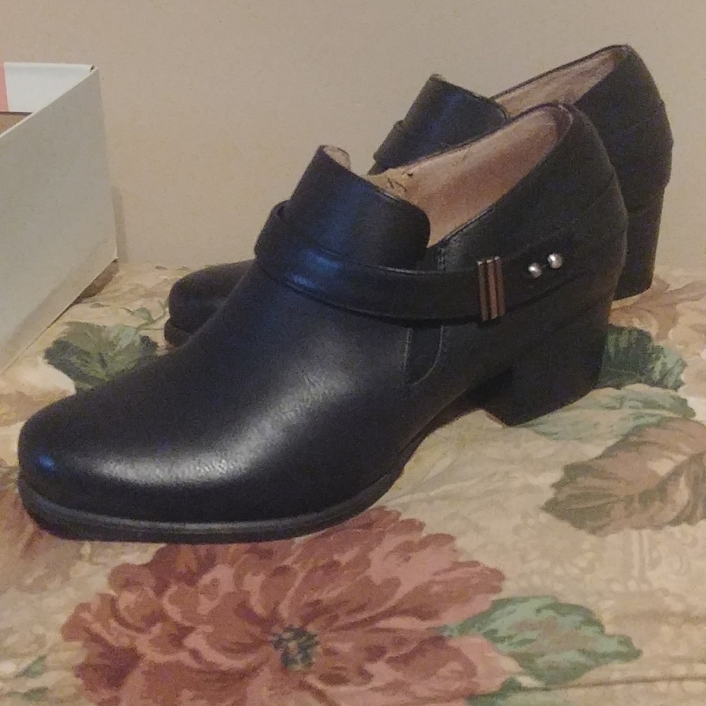 Black Women's Ankle Boot - Soul By naturalizer - Picture 2 of 4